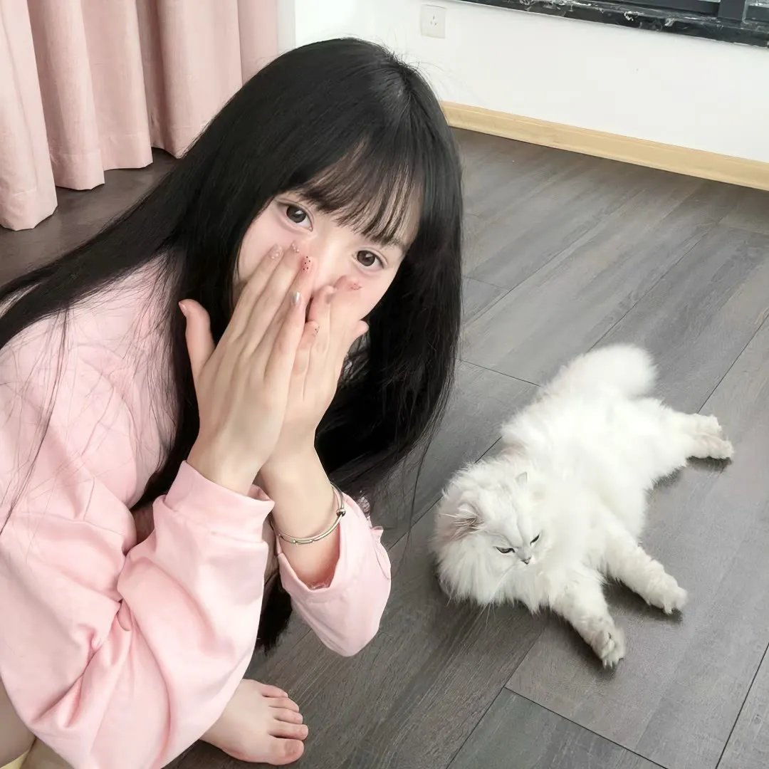 有色彩的女子